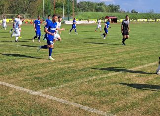 Тежка загуба за Левски (Карлово) в Казанлък, рефер изгони трима левскари