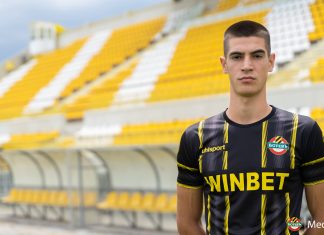 Ботев праща двама в Септември