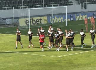 Възгласи „Любо Пенев“ от феновете на Локо Пд