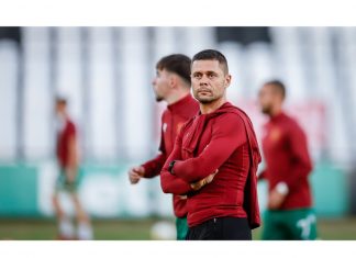 Треньорът на националите отговори на Вуцов и Левски, стражът с две провинения и не уважавал треньори