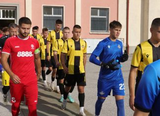 Ботев III приема лидера Черноморец в Маноле