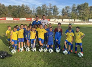 Илиан Илиев зарадва деца от школата на Марица