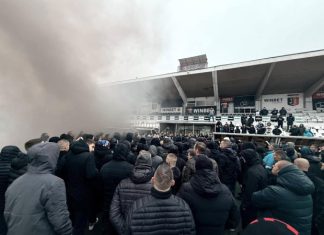 ВИДЕО: Вижте как феновете на Локо Пд надъхаха футболистите за дербито
