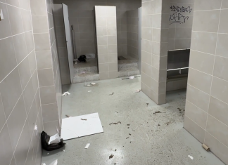 ВИДЕО: Вижте пораженията в сектора за гости на Лаута!