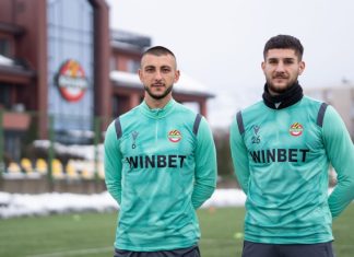 Защитник и нападател подписаха първи професионални договори с Ботев