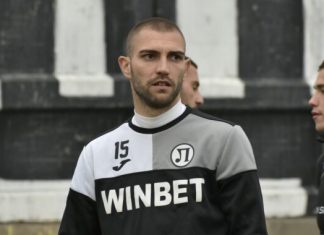 Локомотив се раздели с Каракашев