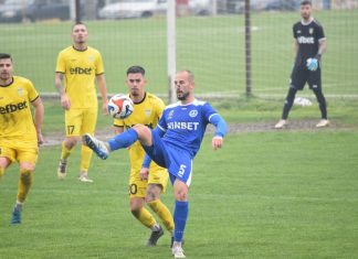 Гигант (Съединение) издържа едно полувреме срещу лидера Черноморец