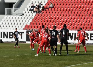 ШОК на Лаута! Ботев Враца влоши положението на смърфовете след червен картон на Илиев