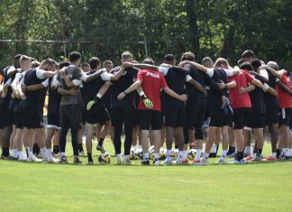 Контролата на Локо срещу Славия ще бъде закрита. Пловдивчани продължават с двуразовите тренировки в Самоков