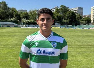 Черно море привлече юноша на Ботев и Спартак