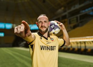 Стивън Петков подписа и призна: Откакто заминах, винаги съм искал отново да играя в Ботев