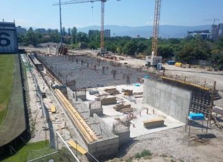 Фенклубът на Локо към Общината: Строителството се бави, има риск да се загуби финансирането