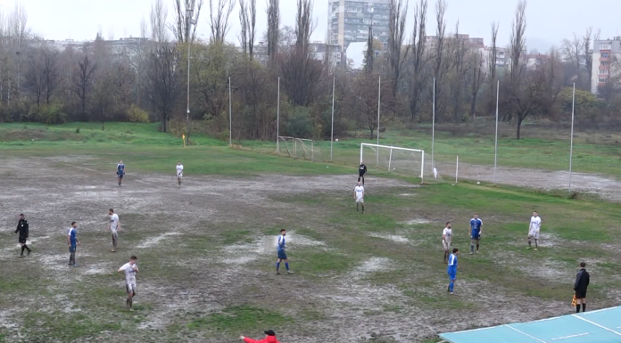 ВИДЕО: Вижте терена на Спартак! Собственикът на клуба поиска от Общината пари за терена