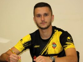 Локо отправи оферти към двама бивши играчи на Ботев?